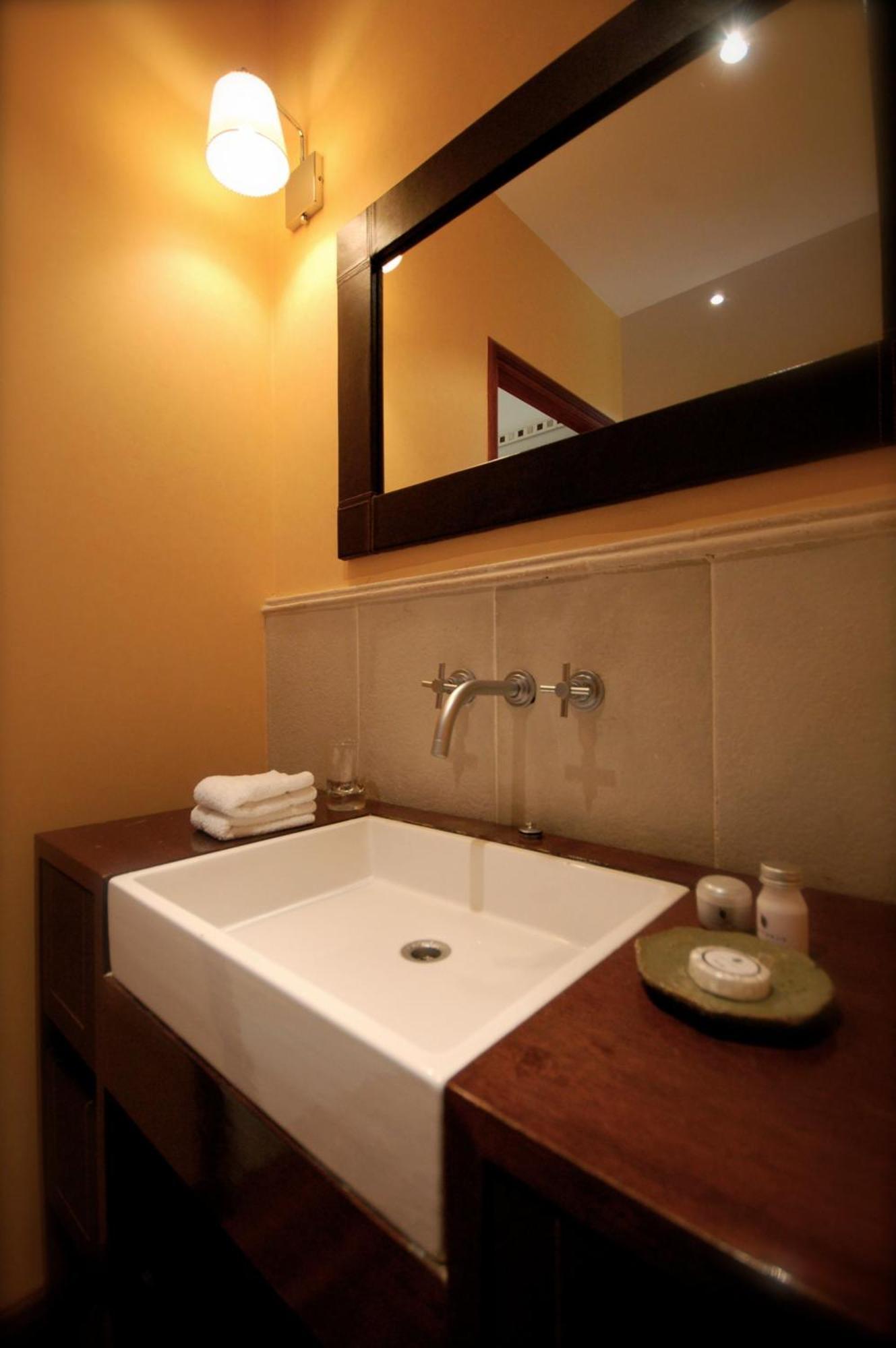 Twin Room,1698915582:JPEG