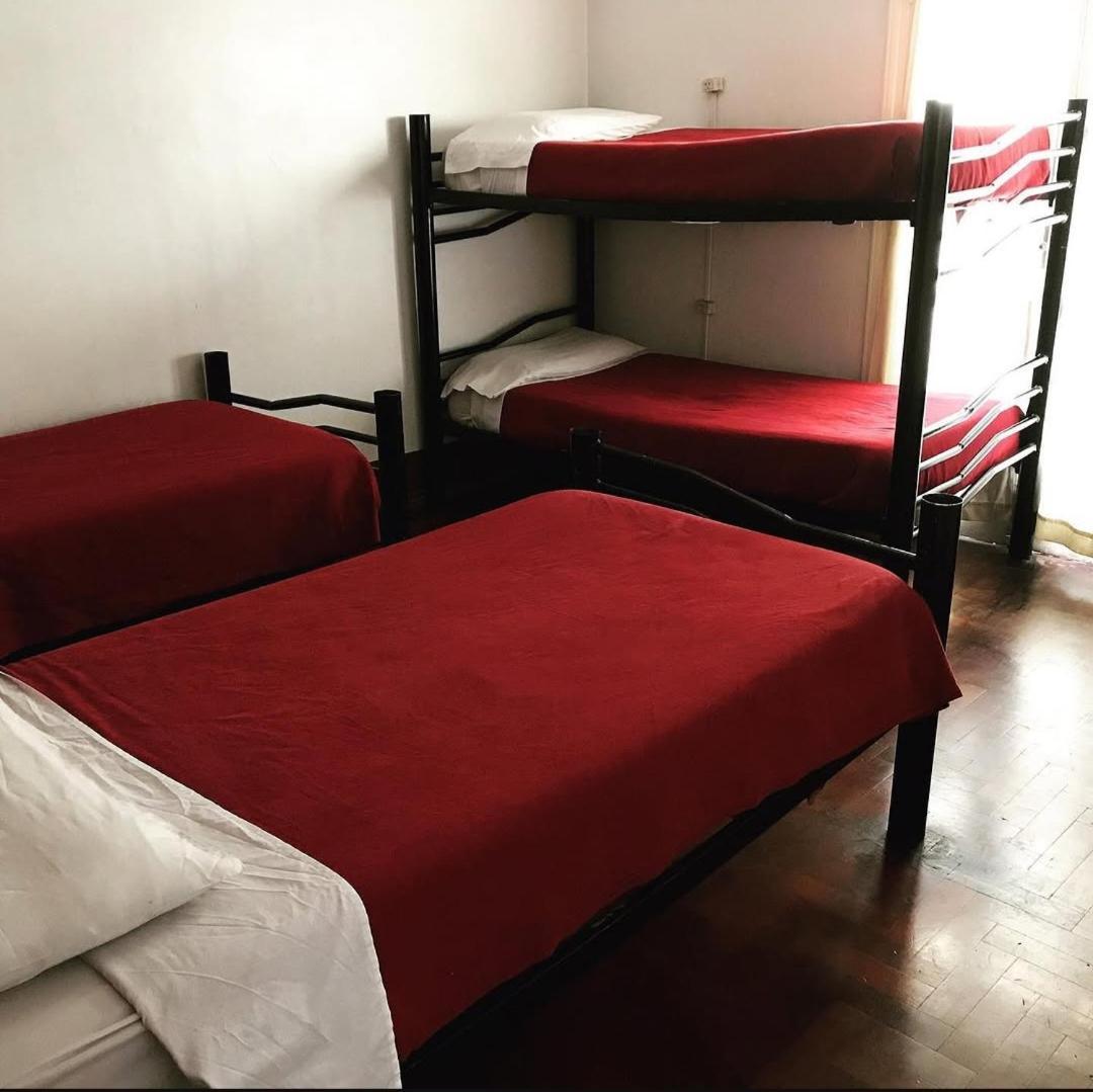 Cama em Dormitório Feminino com 6 Camas