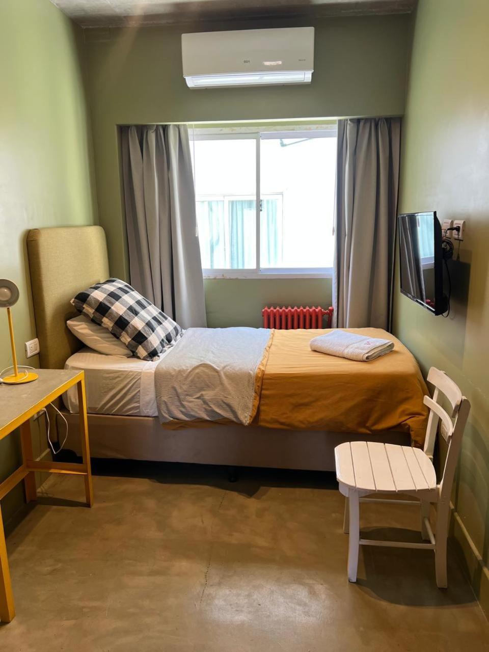 Single Room Private Bathroom