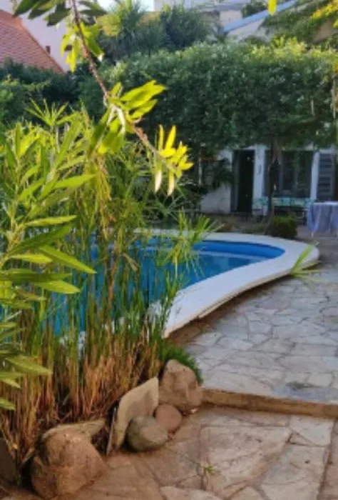 Suite con piscina y parque-1