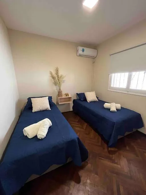 Acogedora Casa En El Barrio Bombal Con Cochera-1