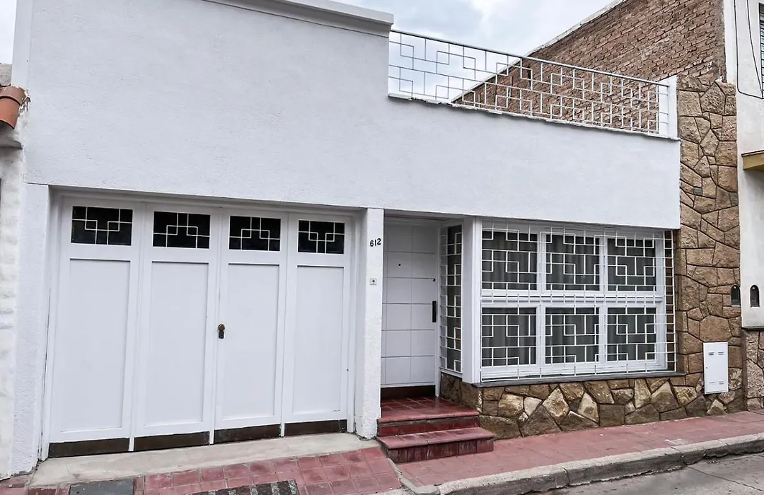 Hermosa casa estilo nórdico en tranquilo barrio céntrico-1