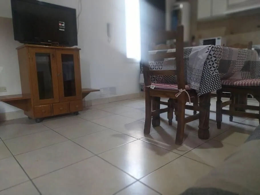Departamento Amplio En Complejo Privado/Residencia-1
