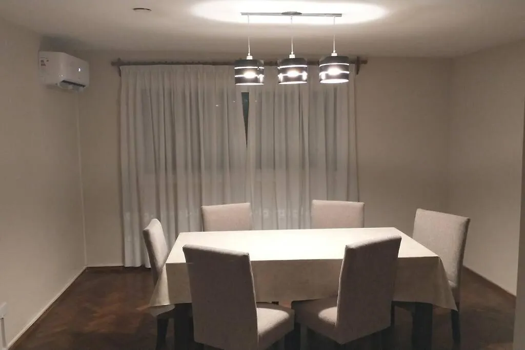 Bonito Departamento Frontal En Zona Residencial - Mendoza-1