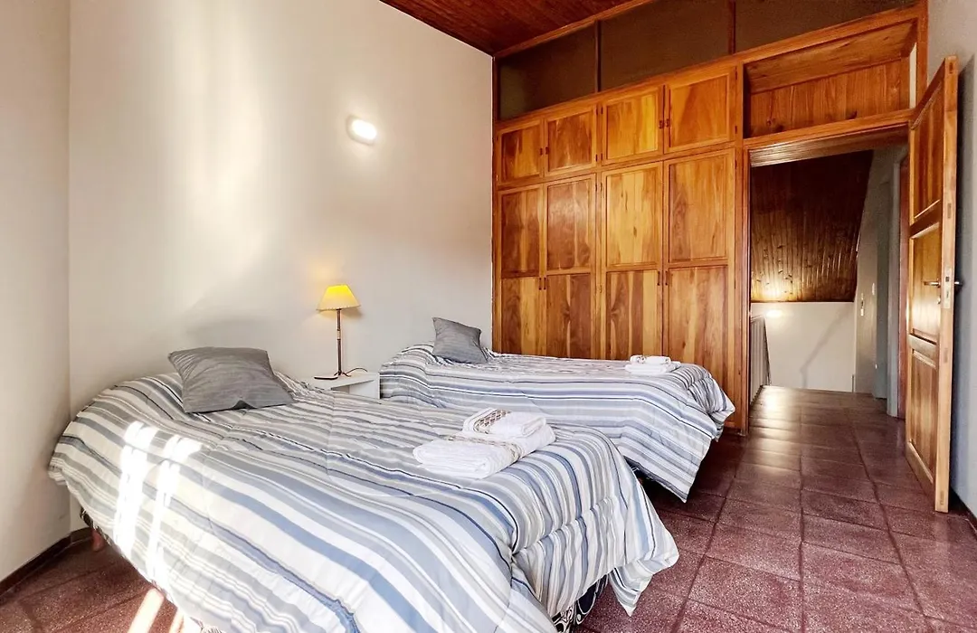 Duplex Mendoza Con Cochera Techada-1
