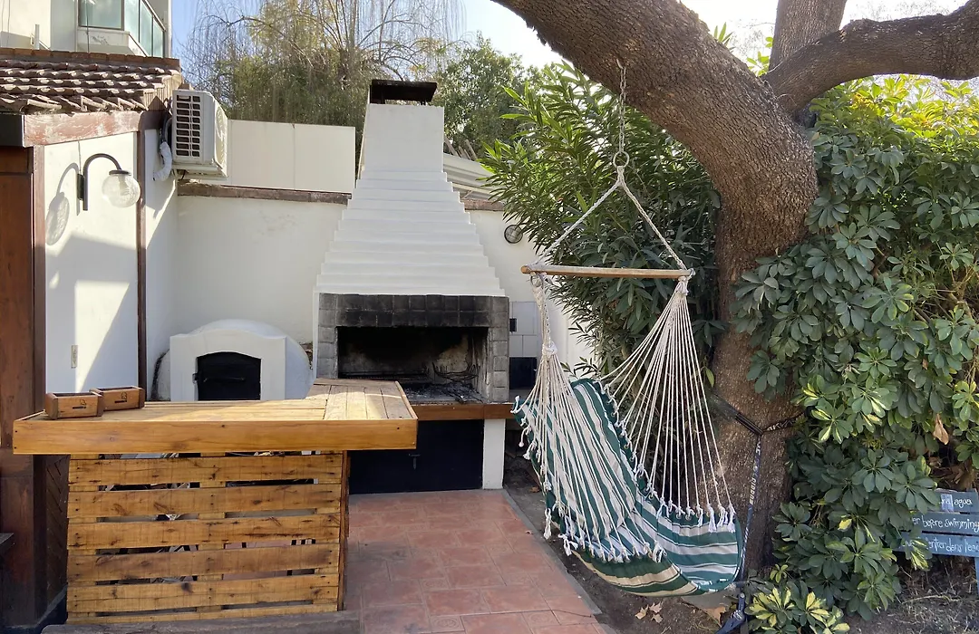 Gorilla Hostel-1