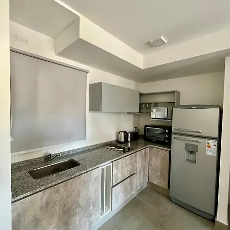 Hermoso Departamento Zona Residencial Mendoza-2