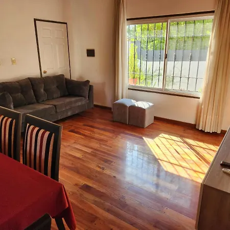 Casa DELUXE MALBEC , Barrio Privado, con cochera doble, jardín y churrasquera-2