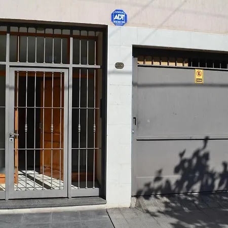Departamento Completo, Cochera, Parrilla. Zona Parque Central-2