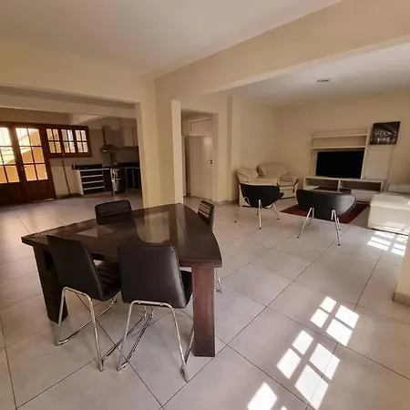 Departamento Mendoza, cómodo y de buena zona-2