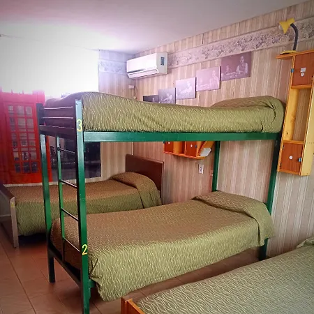 #"C" Spacio Hostel - Habitacion Privada Twin- Bano Compartido-2