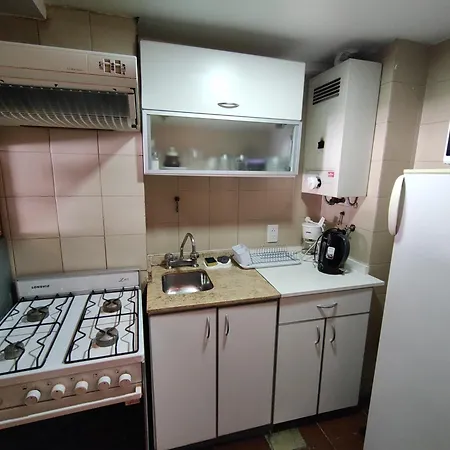 Departamento céntrico a media cuadra de Av San Martín - Ubicación privilegiada - Opcional cochera-2
