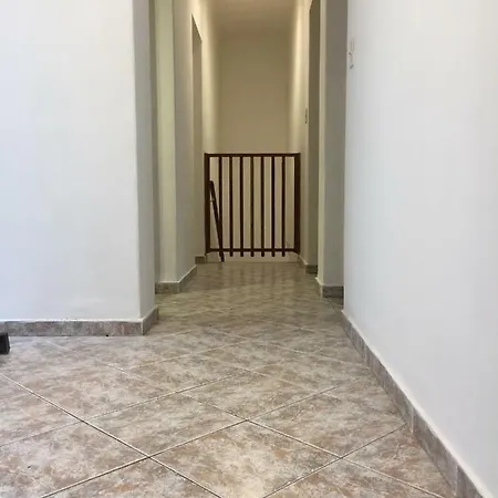 Departamento En La Calle Principal De Mendoza-2