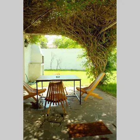 Big Beautiful House With Garden In 5Ta Seccion Neighbourhood-2