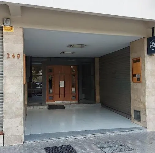 Departamento Con Cochera Muy Bien Ubicado En Ciudad Mendoza que aceita animais de estimação