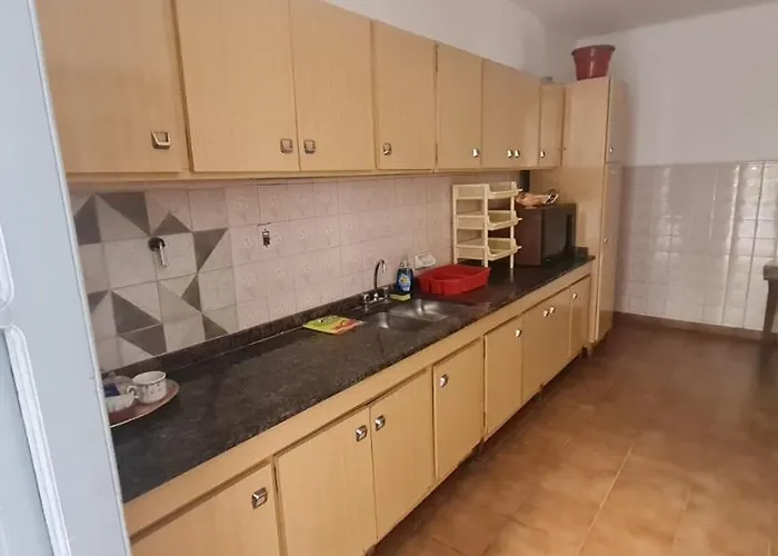 Habitacion A Metros Del Parque Y Centro De Mendoza, Bano Compartido 2 admite animales