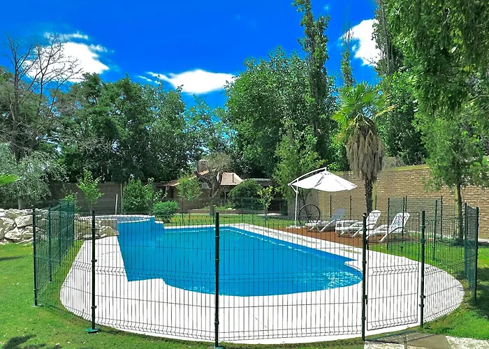 Shangri la - Casa y Pileta Privada Mendoza admite animales